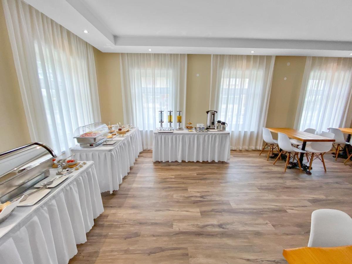 Toscanina Garni Hotel Dobrovo Esterno foto