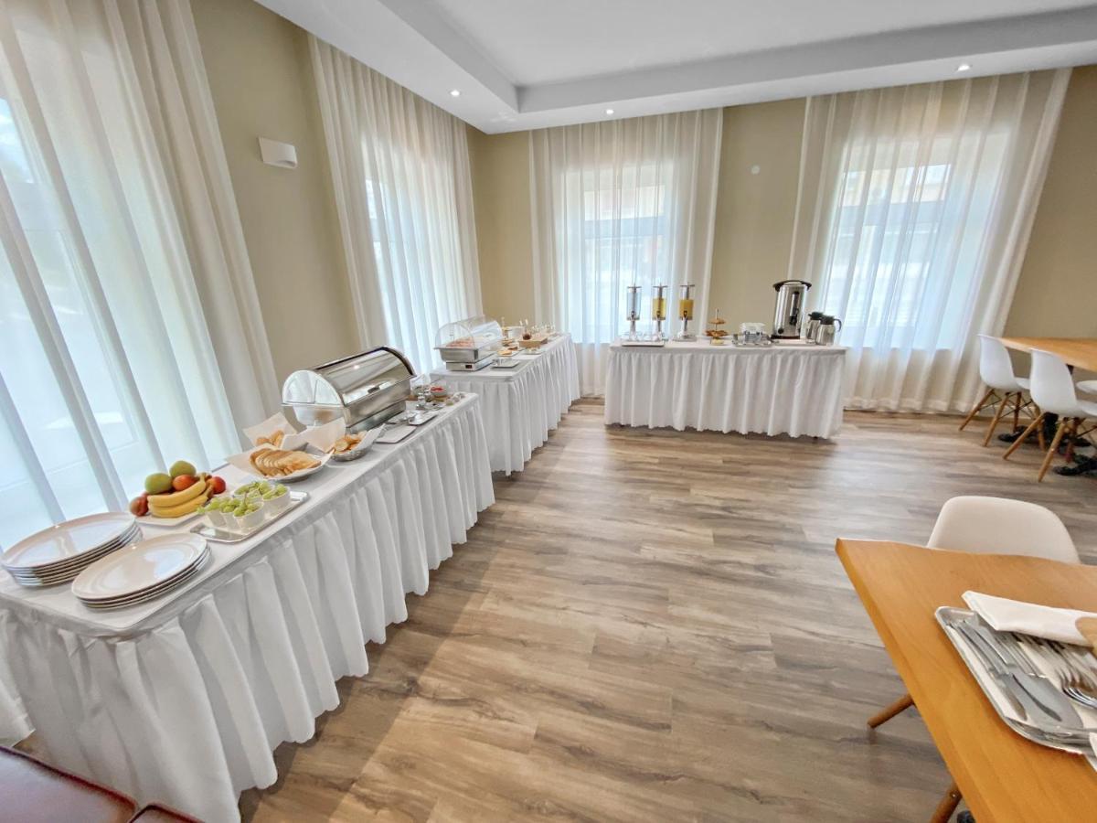 Toscanina Garni Hotel Dobrovo Esterno foto